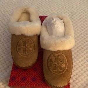 Tory Burch slipper. New in box. Beautiful!!
